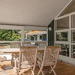 Hollie - 75m From The Sea By Interhome