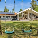 Semesterbostad Hollie - 75m From The Sea By Interhome *