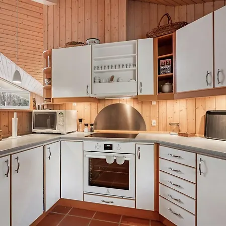 Semesterbostad Hollie - 75m From The Sea By Interhome